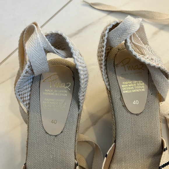 Brand new never worn out doors size 40 Pimaz lace up wedges. - Picture 5 of 5